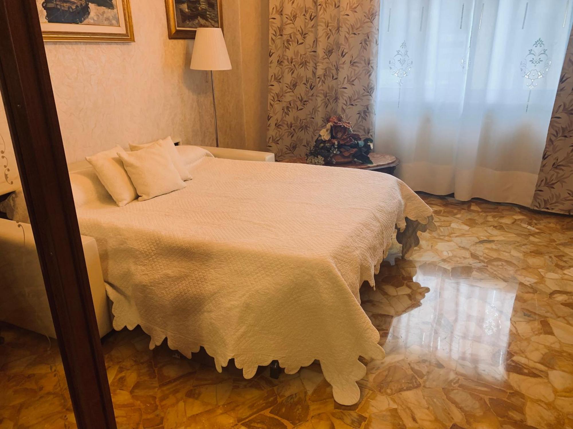 Apartment Maison Iva & Gio' Old Style Genoa